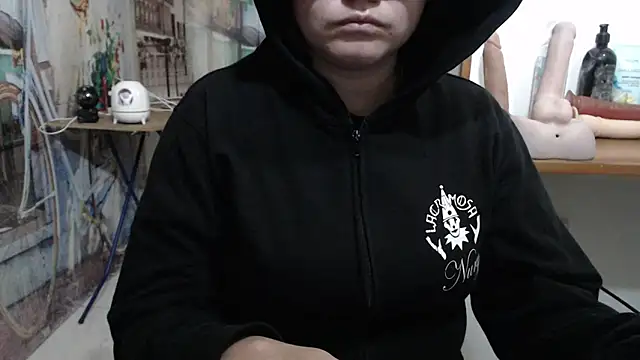 curly_greeneyed - Curly_greeneyed's free webcam