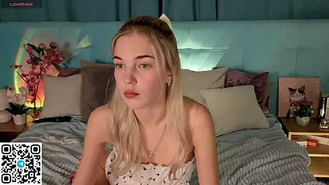 Aurora_Bennet webcam