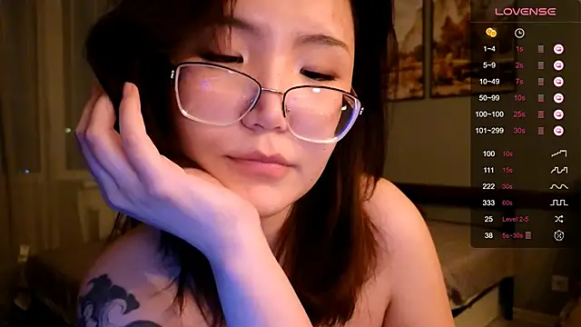 nullgirl (F teen) - suck fingers close to camera