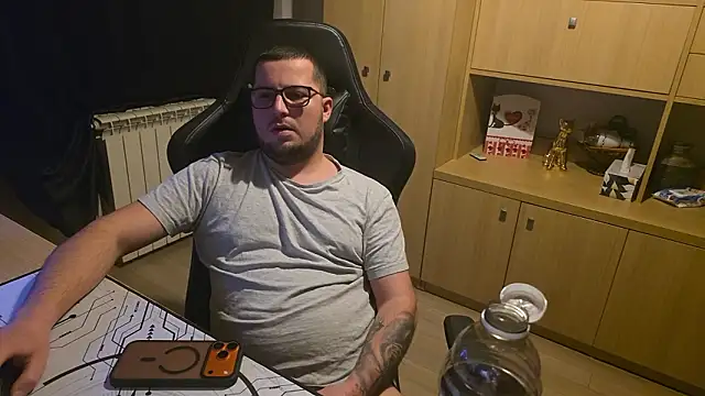 kevinnlovelly (M young) - Who wanna have some fun?