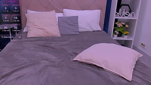 janie_jj_curvie - Janie_JJ_Curvie's free webcam