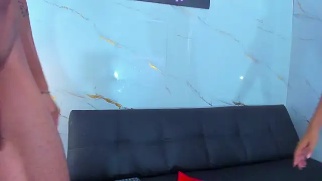 Little_nicoll Live Webcam on Stripchat