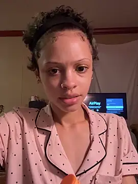 jojosbizarrelyf from StripChat is Freechat