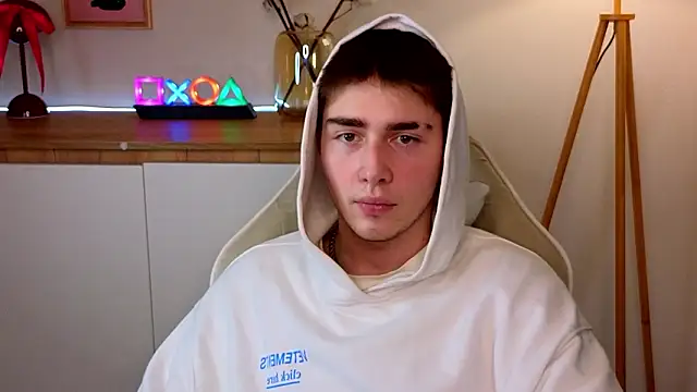 d3s_dn - D3s_dn's free webcam - UK Sex Cams