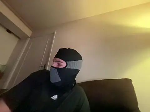 Shy_FrenchBottom webcam