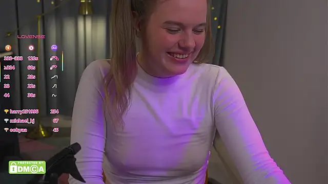 agatha_gris (F teen) - squeeze my wet boobs