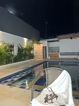 ava_blue (F young) - JUMP NAKED THE POOL AND TWERK IN DOGGY