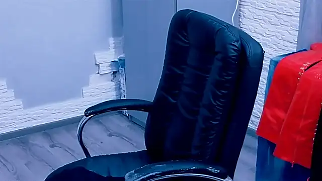 hornystepmom29 - Hornystepmom29's free webcam