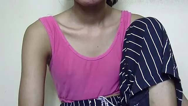 anu_tiny - Anu_tiny's free webcam