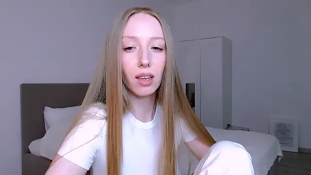 Luna_insniity webcam