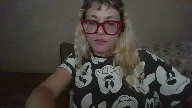 BlondieTami webcam