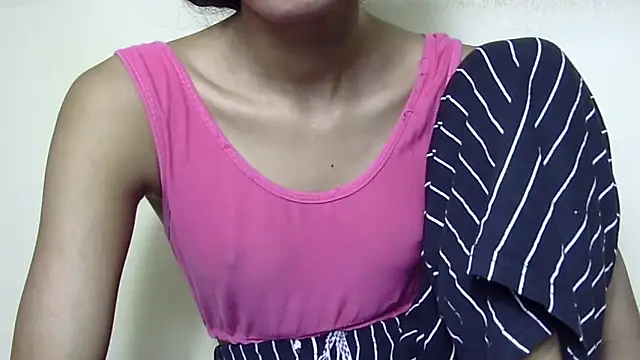 anu_tiny - Anu_tiny's free webcam