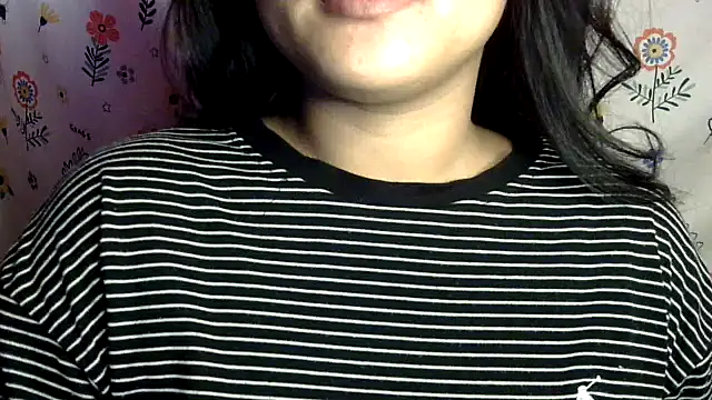 charming_karishma webcam