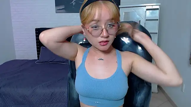 roselestrange - Roselestrange's free webcam - UK Sex Cams