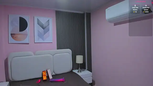 Clawdeen__wolf webcam