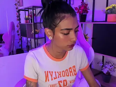 KarlaSlutSkinny__ webcam