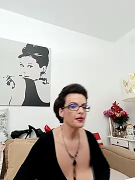 Webcam Model (RebeccaNoble)  is live.Free join now!