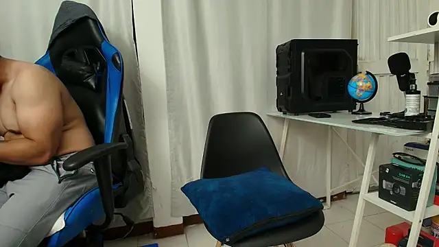 ema_abby - Ema_abby's free webcam - UK Sex Cams