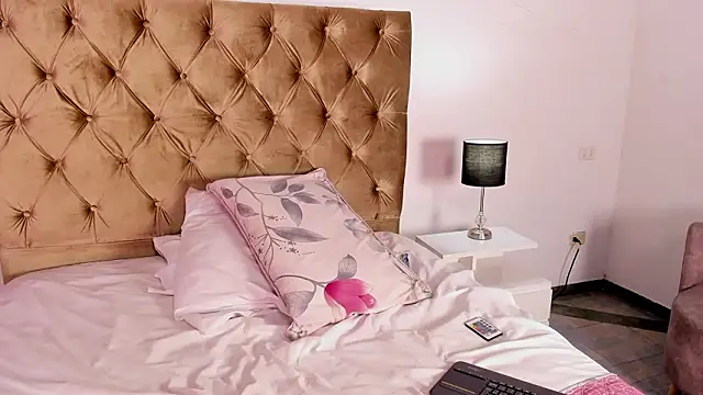 barbara_twerk (F teen) - chupar seios / suck boobs + arreao 5 min