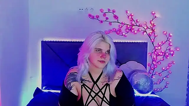 joannlowe - JoannLowe's free webcam - UK Sex Cams