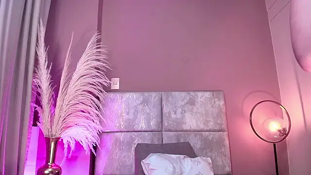 EllaVillaluna webcam