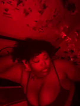 Chocolatebunnyxx96 webcam