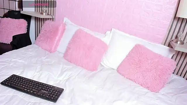 charlot_collin - Charlot_collin's free webcam