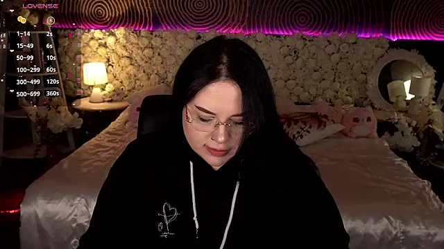 SerahMirabeli webcam