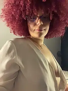 Webcam Model (Leyah__)  is live.Free join now!