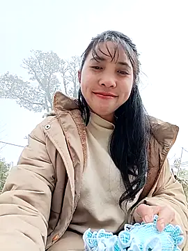 emaame68 - Emaame68's free webcam