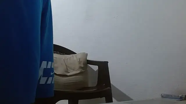 Larry-n-clouds webcam