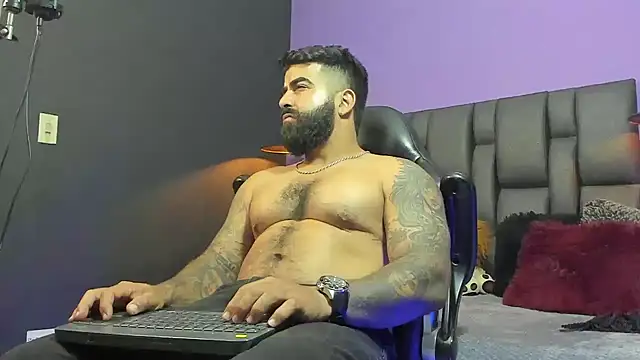 Lyon_vach Live Webcam on Stripchat