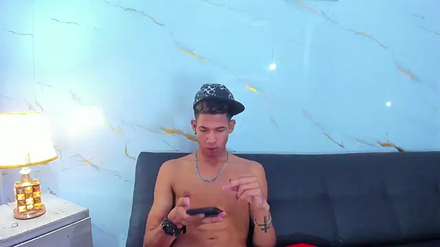 Little_nicoll webcam