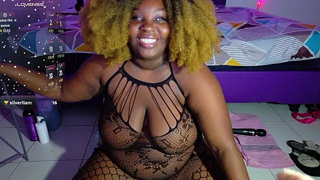 ebony_NeighborMoans webcam