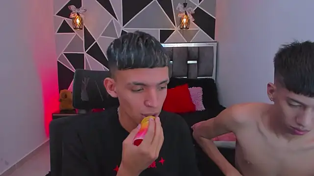 juan_nd_steven - Juan_Nd_Steven's free webcam - UK Sex Cams