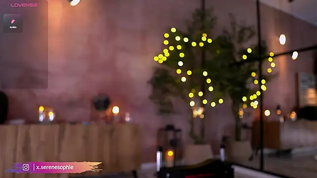 Serene_Sophiex webcam