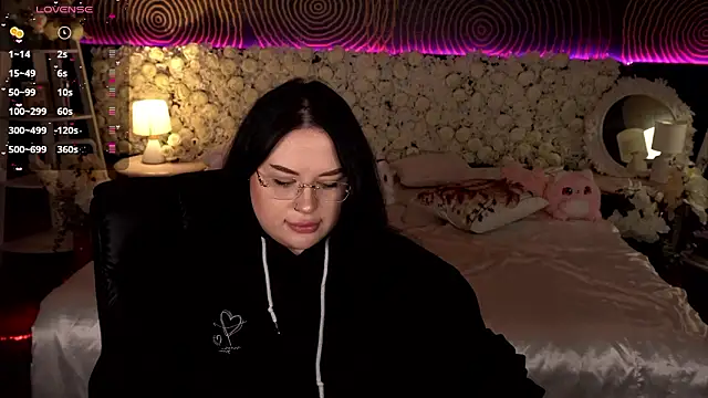 SerahMirabeli webcam