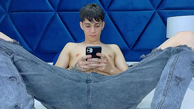 Lion_Foster01 webcam