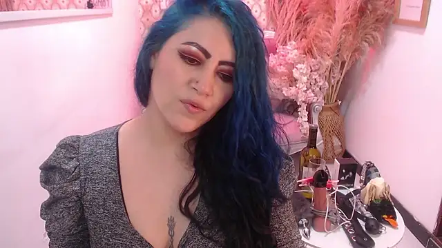 scarleth_blue webcam