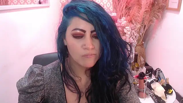 scarleth_blue webcam