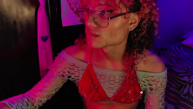 MianCuntyDoll Live Webcam on Stripchat