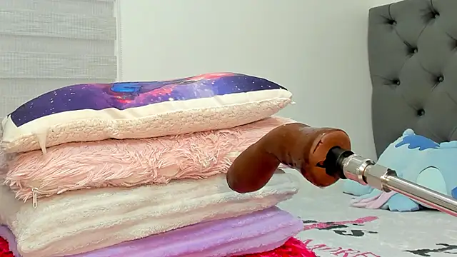 Elizabeth_18_ webcam