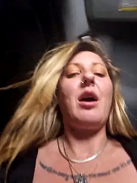 SheIsSomething webcam