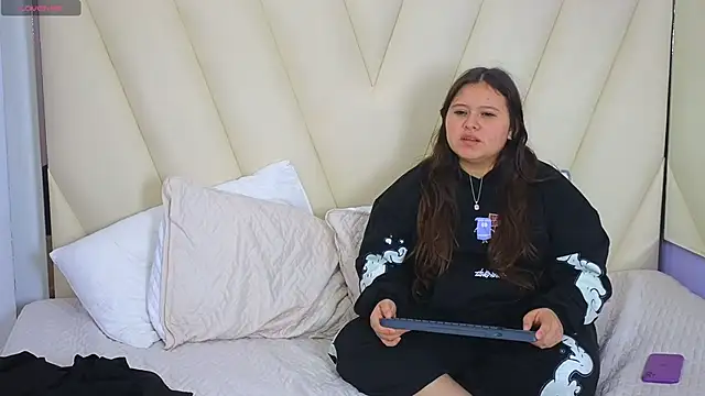 Laia_and_Aloby webcam