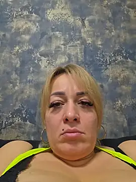 ruxyhuge42ett - RuxyHuge42ETT's free webcam