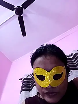 Webcam Model (Gullapi)  is live.Free join now!