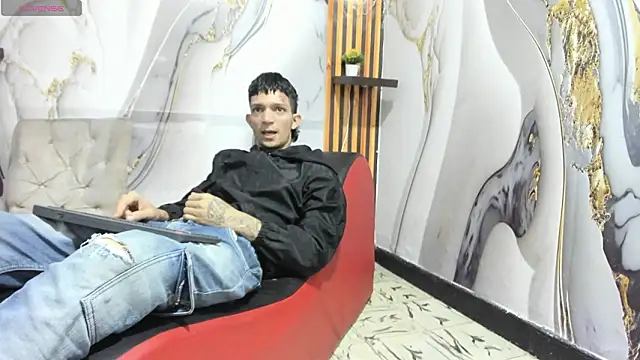 Straight_Guy22 webcam