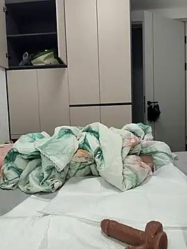 zzdd999 - Zzdd999's free webcam