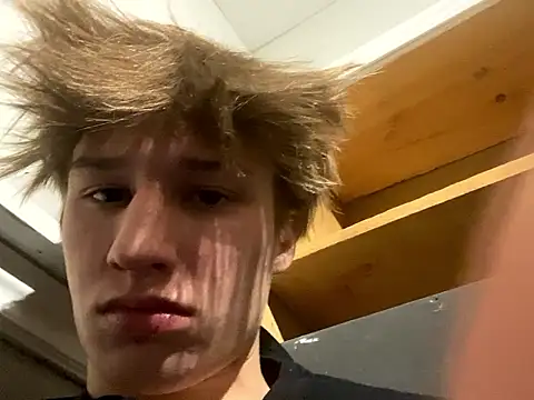 yourwhiteboy1 Live Webcam on Stripchat