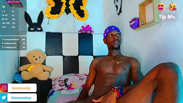 Aroonsexyboy webcam